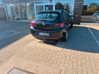 Gebraucht Opel Astra 116 PS (85 kW) 2010 Schwarz Kleinwagen