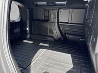 Gebraucht Land Rover Defender 252 PS (185 kW) 2026 Carpathian grey SUV