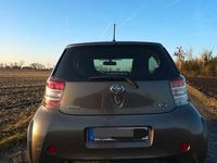 Gebraucht Toyota iQ 68 PS (50 kW) 2012 Braun Kleinwagen