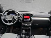 Second-hand Volvo XC40 Plus 163 CP (119 kW) 2025 Alb SUV