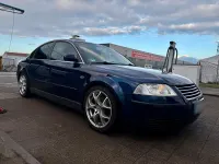 Usata VW Passat 101 CV (74 kW) 2003 Blu Berlina