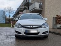 Gebraucht Opel Astra 115 PS (84 kW) 2011 Weiß Kombi