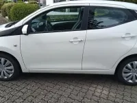Second-hand Toyota Aygo X-play 69 CP (50 kW) 2015 Alb Hatchback