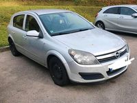 Używany Opel Astra 105 KM (77 kW) 2007 Srebrny Sedan/Limuzyna