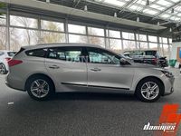 Gebraucht Ford Focus Cool & Connect 120 PS (88 kW) 2020 Silber Kombi