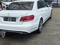 Gebraucht Mercedes E220 Avantgarde 194 PS (142 kW) 2016 Weiß Limousine