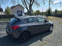 Gebraucht Opel Astra 101 PS (74 kW) 2013 Grau Limousine