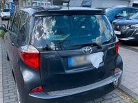 Gebraucht Toyota Verso-S 99 PS (72 kW) 2012 Grau Van / Kleinbus