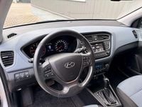Gebraucht Hyundai i20 101 PS (74 kW) 2019 Silber Limousine