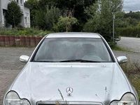 Gebraucht Mercedes C180 143 PS (105 kW) 2002 Grau Limousine