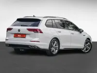 Gebraucht VW Golf VIII R-line 150 PS (110 kW) 2023 Oryxweiß perlmutteffekt Kombi