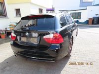 Gebraucht BMW 320 130 PS (95 kW) 2007 Schwarz Kombi