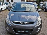 Gebraucht Hyundai i20 Life 77 PS (56 kW) 2011 Grau Limousine