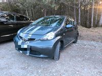 Gebraucht Toyota Aygo 68 PS (50 kW) 2005 Grau Kleinwagen
