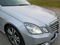 Gebraucht Mercedes E250 204 PS (150 kW) 2011 Grau Kombi