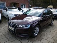 Gebraucht Audi A3 Attraction 122 PS (89 kW) 2013 Weinrot metalik Limousine