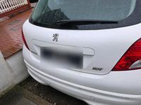 Gebraucht Peugeot 207 95 PS (69 kW) 2010 Weiß Kleinwagen