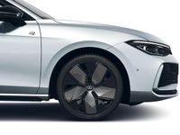 Gebraucht VW Passat R-line 193 PS (141 kW) 2026 Silber Kombi