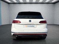 Gebraucht VW Touareg 231 PS (169 kW) 2023 Weiß SUV