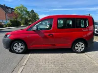 Gebraucht VW Caddy 102 PS (75 kW) 2022 Rot Van / Kleinbus