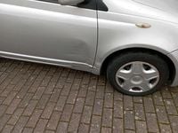 Gebraucht Toyota Yaris 64 PS (47 kW) 2005 Silber Kleinwagen