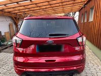 Gebraucht Ford Kuga ST-Line 179 PS (131 kW) 2018 Rot SUV