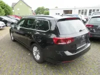 Gebraucht VW Passat Business 150 PS (110 kW) 2022 Schwarz Kombi