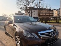 Gebraucht Mercedes E200 Avantgarde 136 PS (100 kW) 2012 Braun Limousine