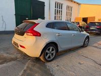 Gebraucht Volvo V40 Momentum 114 PS (83 kW) 2013 Blau Limousine