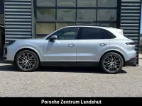 Gebraucht Porsche Cayenne 470 PS (345 kW) 2024 Dolomitsilbermetallic SUV