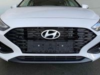 Neu Hyundai i30 101 PS (74 kW) 2025 Grau Kleinwagen