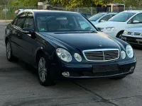 Gebraucht Mercedes E220 150 PS (110 kW) 2002 Blau Limousine