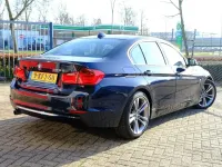 Gebraucht BMW 320 Executive 163 PS (119 kW) 2013 Blau Limousine