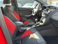 Second-hand Ford Focus ST 250 CP (183 kW) 2016 Roșu Berlinǎ