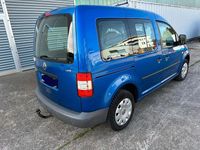 Second-hand VW Caddy 80 CP (58 kW) 2005 Albastru Monovolum