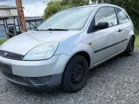 Używany Ford Fiesta 60 KM (44 kW) 2003 Srebrny Hatchback