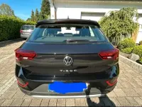 Second-hand VW T-Roc 110 CP (80 kW) 2023 Negru SUV