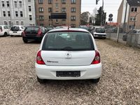 Gebraucht Renault Clio II Campus 58 PS (42 kW) 2009 Weiß Kleinwagen