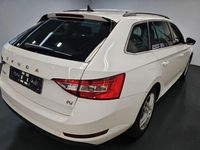 Gebraucht Skoda Superb Ambition 218 PS (160 kW) 2020 Weiß Kombi