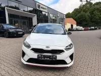 Gebraucht Kia Ceed GT Sport 204 PS (150 kW) 2020 (hw2) deluxeweiss met. Limousine
