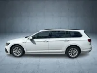 Gebraucht VW Passat Business 150 PS (110 kW) 2023 Gletscherweiß metallic Kombi