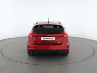 Używany Ford Focus Cool & Connect 155 KM (114 kW) 2018 Czerwony Sedan/Limuzyna
