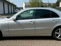 Gebraucht Mercedes E220 150 PS (110 kW) 2003 Silber Limousine