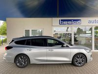 Gebraucht Ford Focus ST-Line 125 PS (91 kW) 2023 Polarsilber metallic Kombi