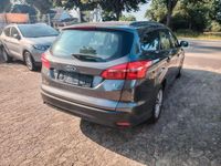 Gebraucht Ford Focus Business Edition 125 PS (91 kW) 2015 Grau Kombi