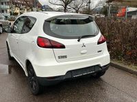 Gebraucht Mitsubishi Colt 95 PS (69 kW) 2011 Weiß Kleinwagen