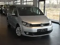 Gebraucht VW Touran Highline 140 PS (102 kW) 2014 Silber Van / Kleinbus