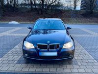 Gebraucht BMW 320 150 PS (110 kW) 2005 Blau Limousine