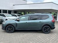 Neu Dacia Jogger Extreme 94 PS (69 kW) 2025 Grün Van / Kleinbus