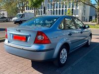 Usata Ford Focus 101 CV (74 kW) 2005 Blu Berlina